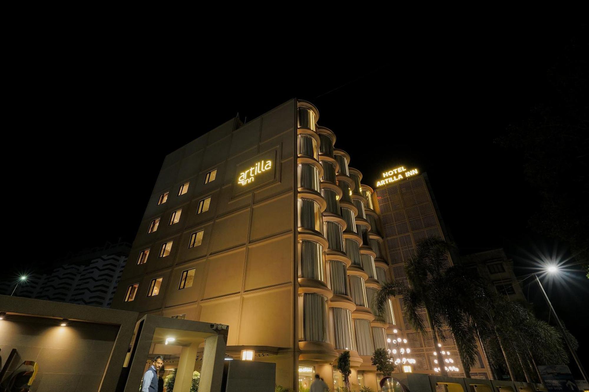 Artilla Inn Ahmedabad Exterior photo