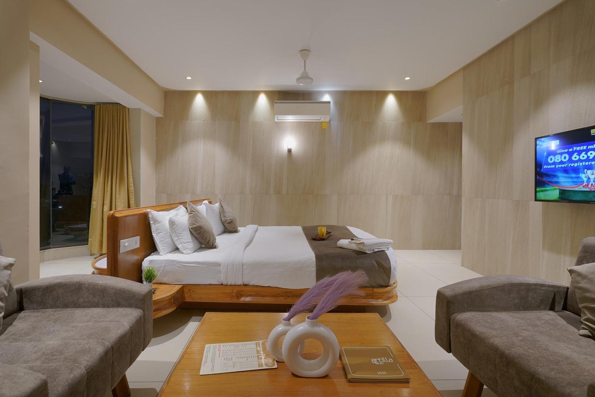 Artilla Inn Ahmedabad Exterior photo